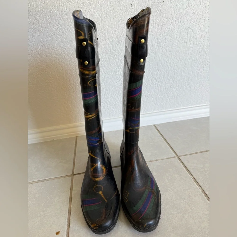 Stylish Women's Black and Purple Rain Boots - Picture 2 of 6